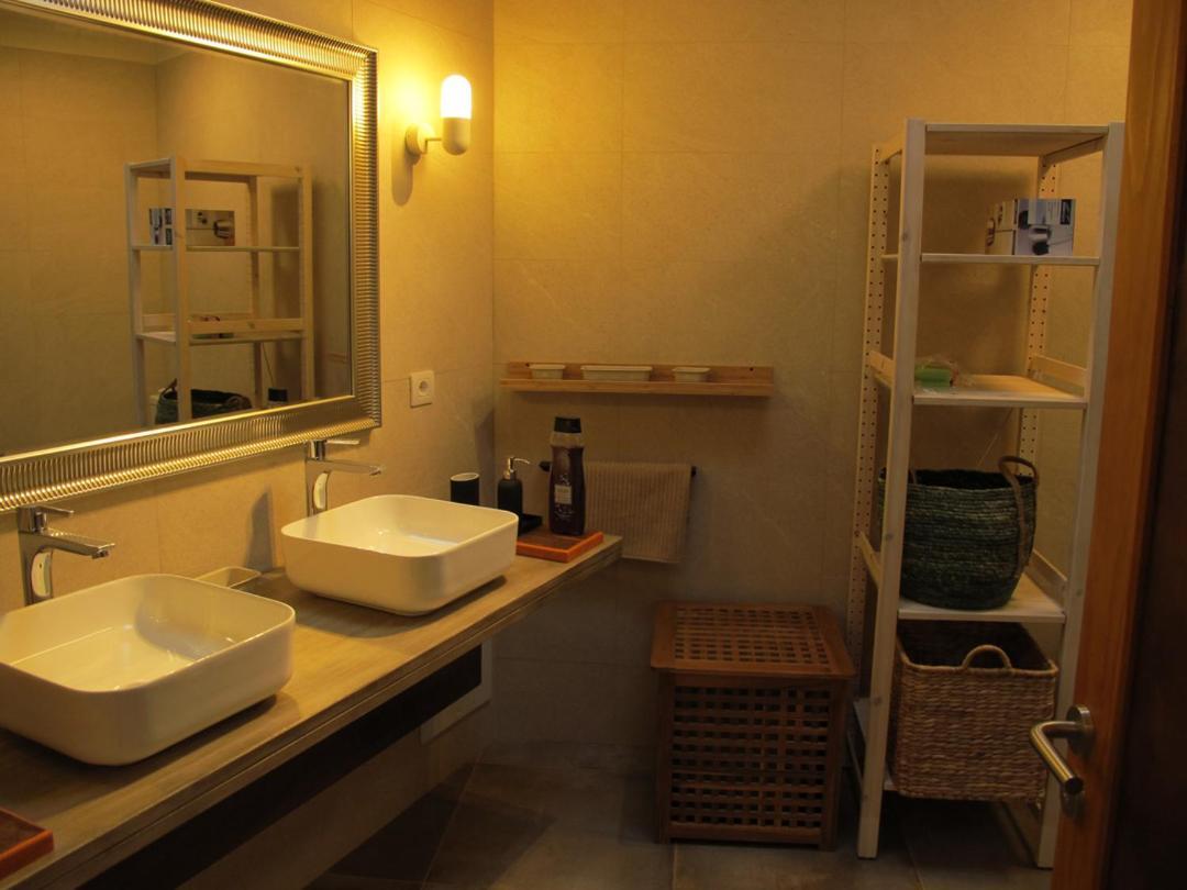 Bungalow Goa Pool View, Playa Roca Residence Sea Front Access - Free Ac - Wifi 科斯塔特吉塞 外观 照片