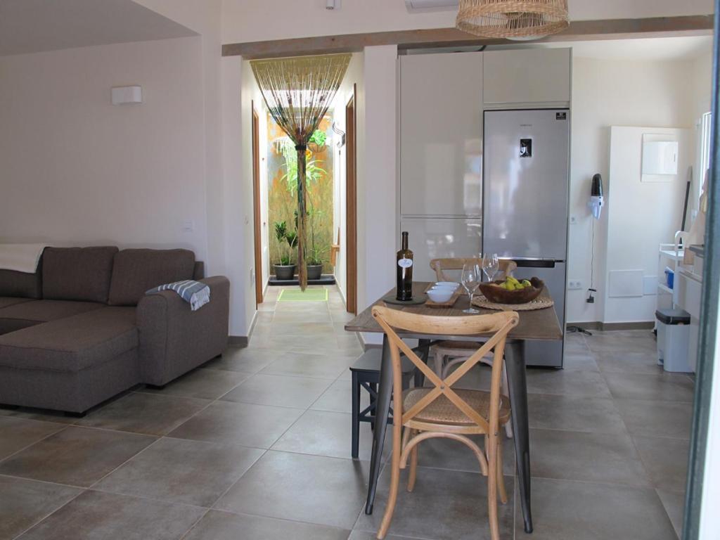 Bungalow Goa Pool View, Playa Roca Residence Sea Front Access - Free Ac - Wifi 科斯塔特吉塞 外观 照片
