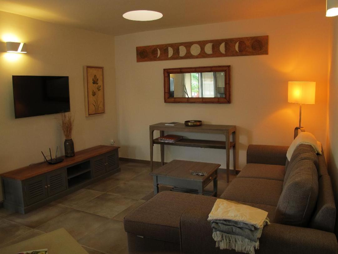 Bungalow Goa Pool View, Playa Roca Residence Sea Front Access - Free Ac - Wifi 科斯塔特吉塞 外观 照片