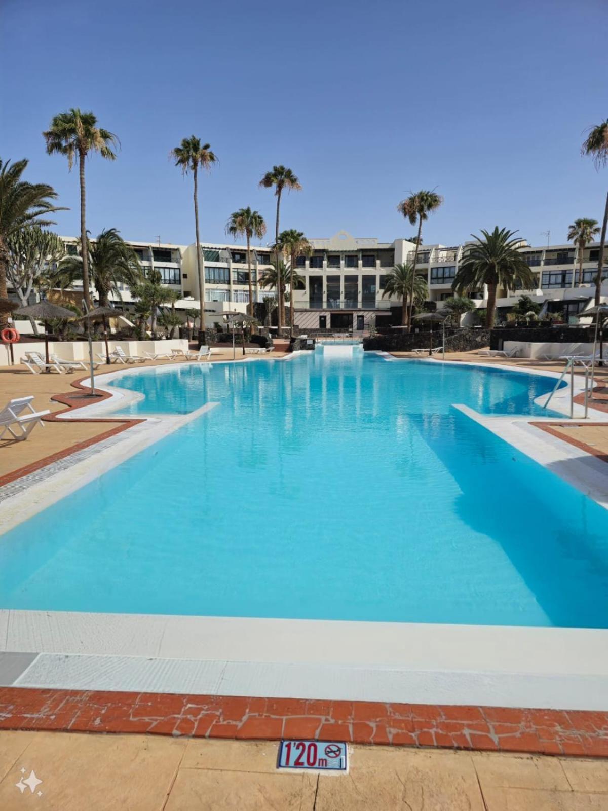 Bungalow Goa Pool View, Playa Roca Residence Sea Front Access - Free Ac - Wifi 科斯塔特吉塞 外观 照片