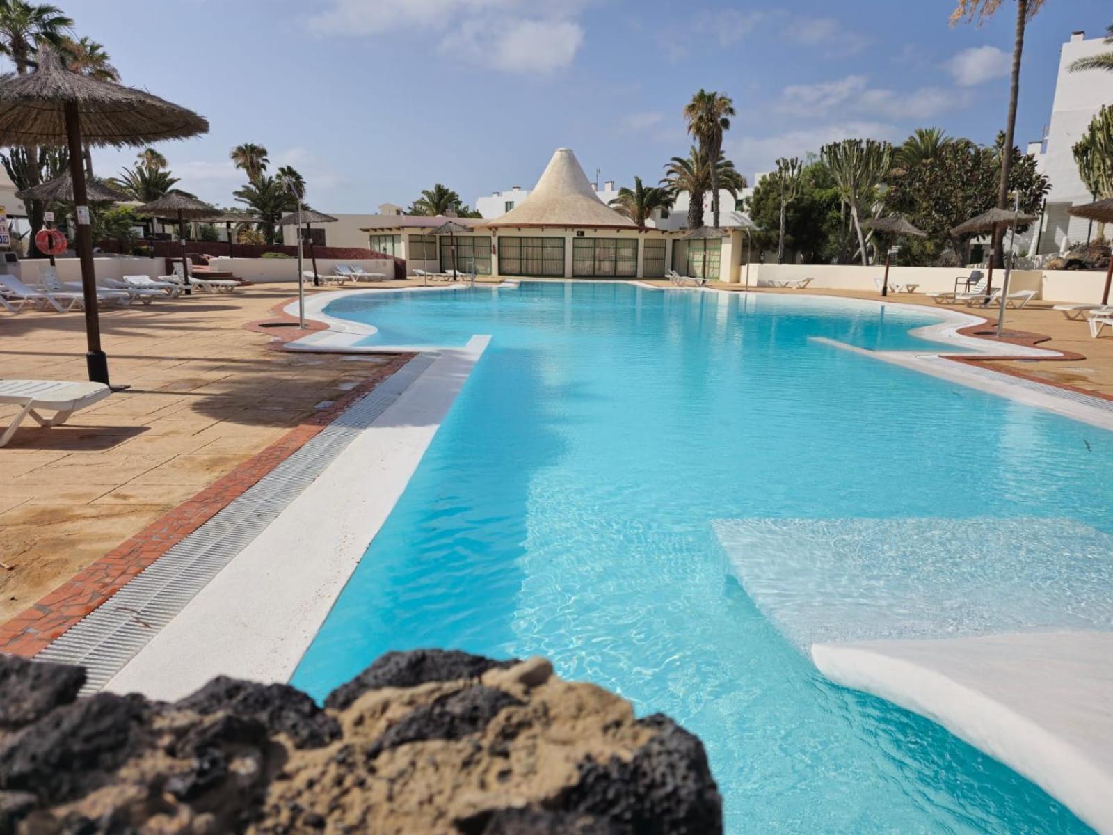 Bungalow Goa Pool View, Playa Roca Residence Sea Front Access - Free Ac - Wifi 科斯塔特吉塞 外观 照片